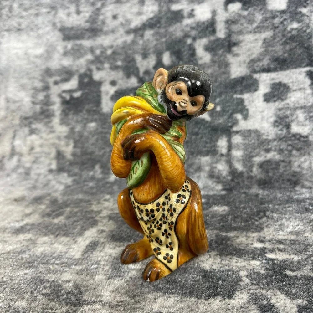 Hollohaza Lynn‎ Chase Monkey Holding Banana Pepper Shaker Figurine Jungle Kitsch